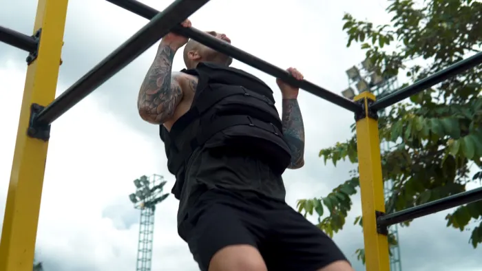 Weighted pull-up in the vest